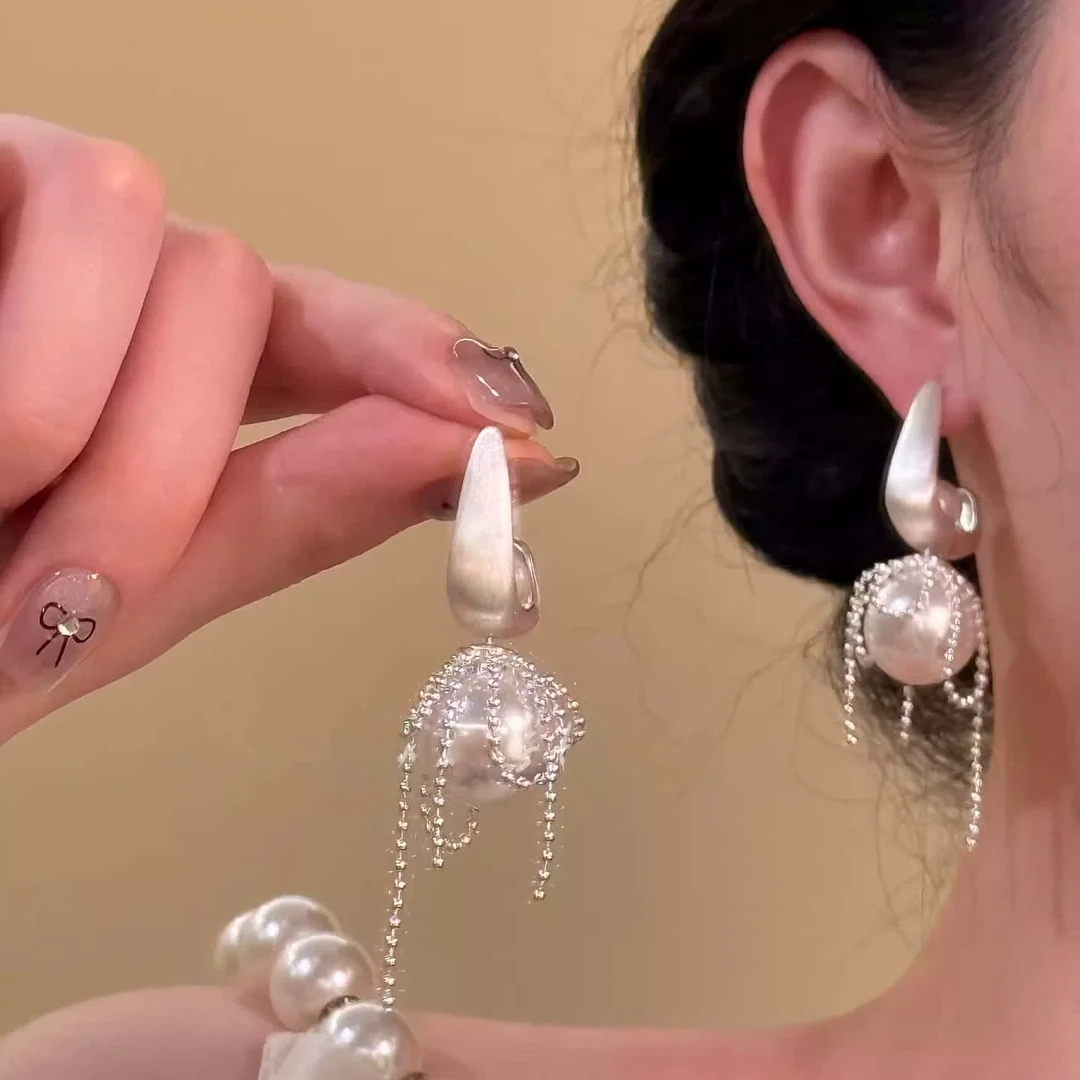 铜合金耳饰 精致女主~法式浪漫仿珍珠流苏耳钉女设计感耳环耳饰潮
