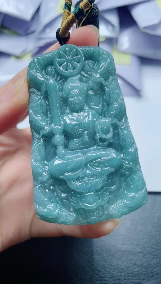 翡翠未镶嵌颈饰