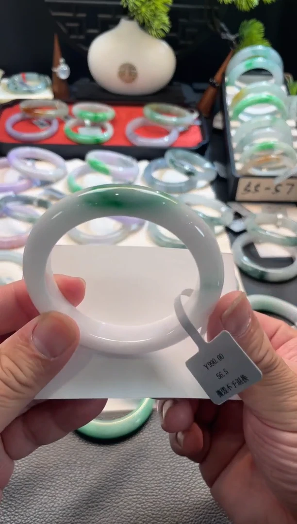 未镶嵌手镯翡翠79号链接 有纹裂 56.5正圈