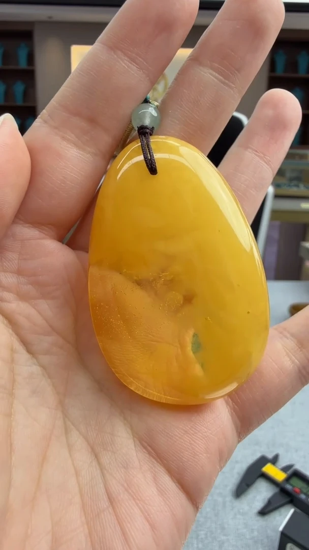 琥珀颈饰未镶嵌495秒拍号 假一罚三