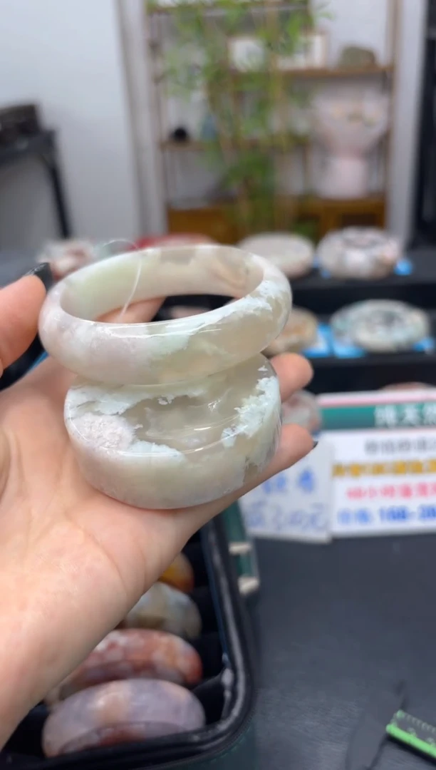 石英质玉手镯未镶嵌C616(58圈赠送镯心)