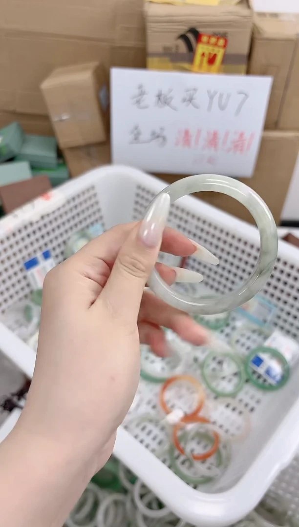 石英质玉手镯未镶嵌K160-56.3