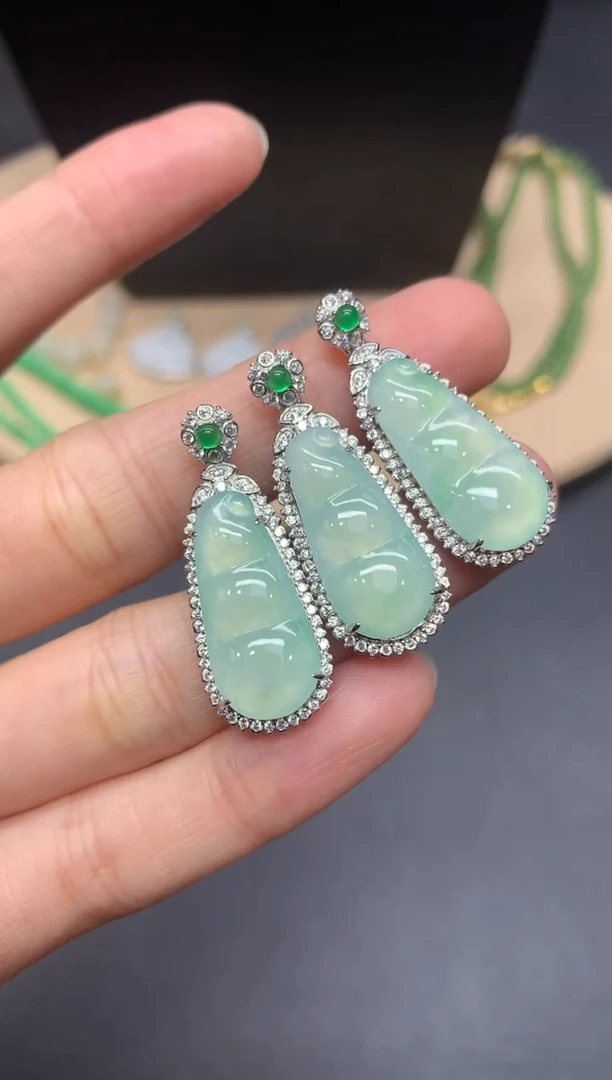 【闪购商品】翡翠吊坠(不含链)银S925镶嵌福豆【多样性发其一】