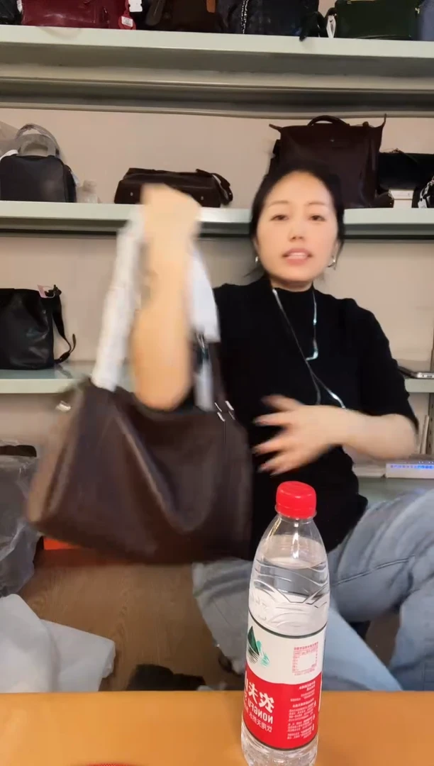 牛皮（革）高端订制时尚百搭女士手提斜跨包