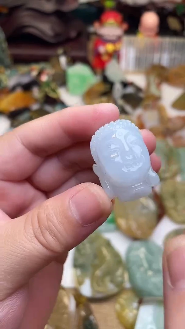 颈饰未镶嵌翡翠佛头