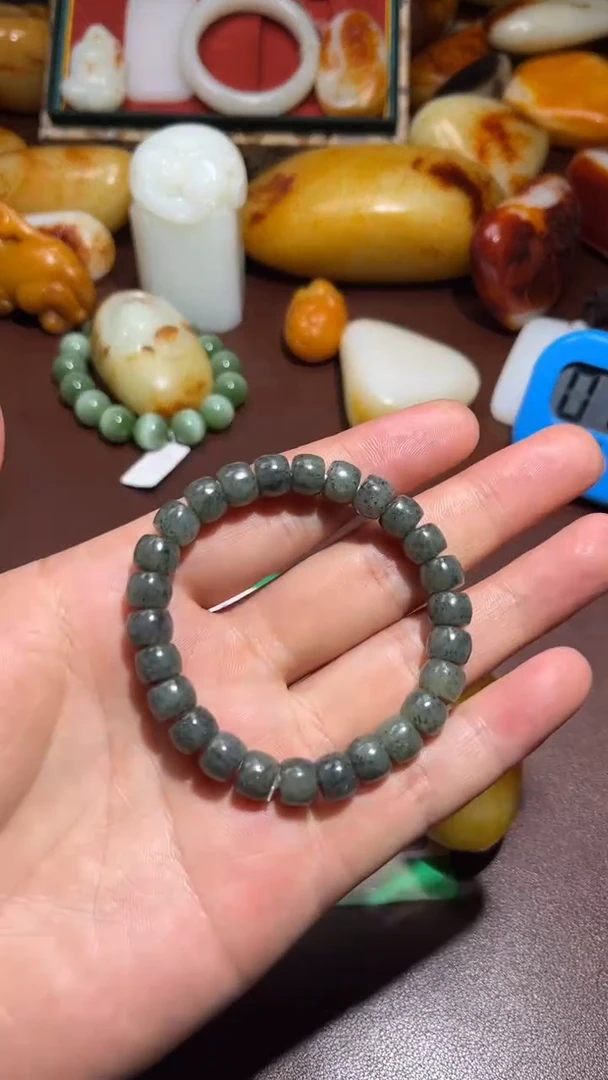 未镶嵌和田玉把件@****周和田玉