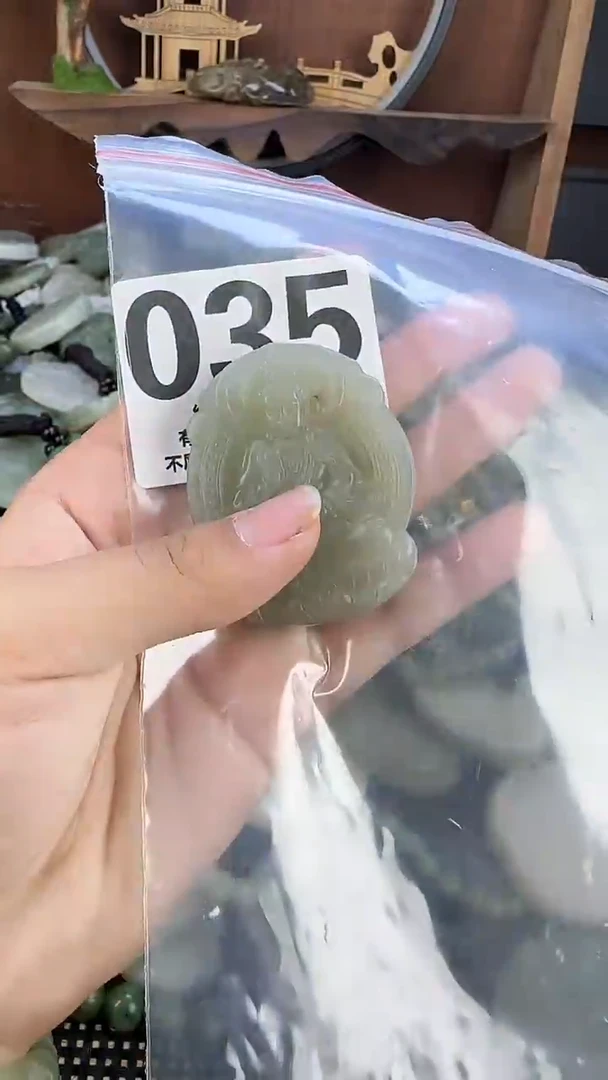颈饰未镶嵌和田玉1