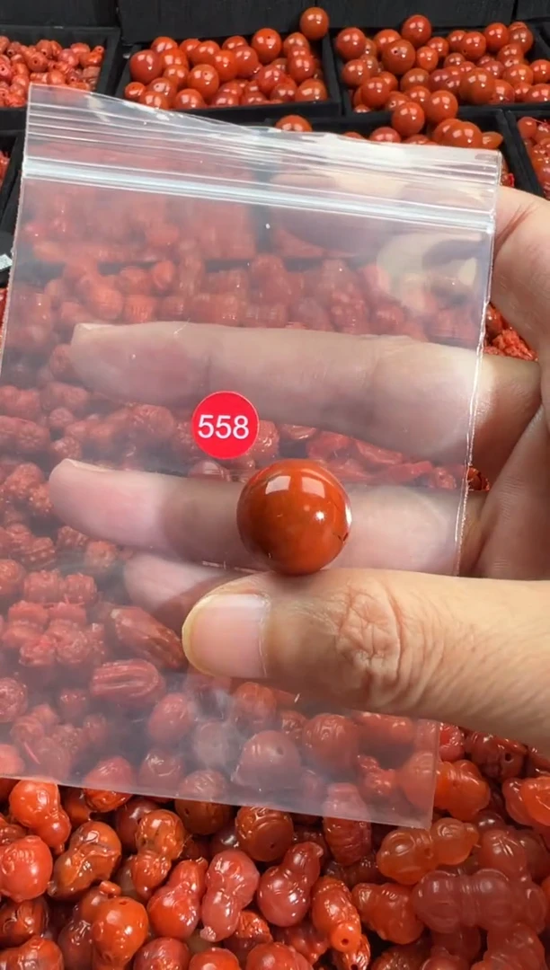 颈饰未镶嵌南红玛瑙1