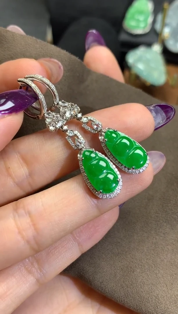 颈饰18K金镶嵌翡翠翡翠耳饰（福利好价）