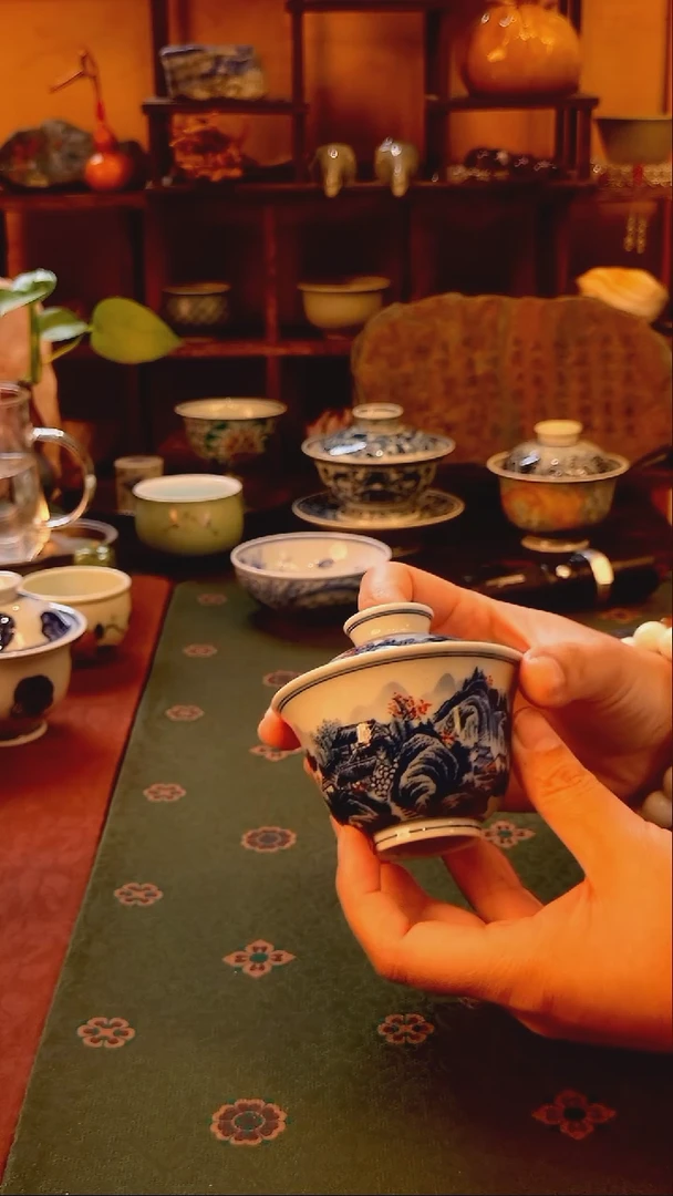 【手工手绘山水盖碗】