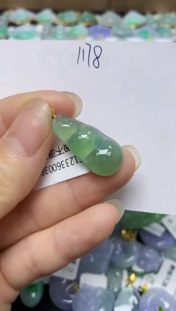 翡翠18K金镶嵌颈饰 天然翡翠A货