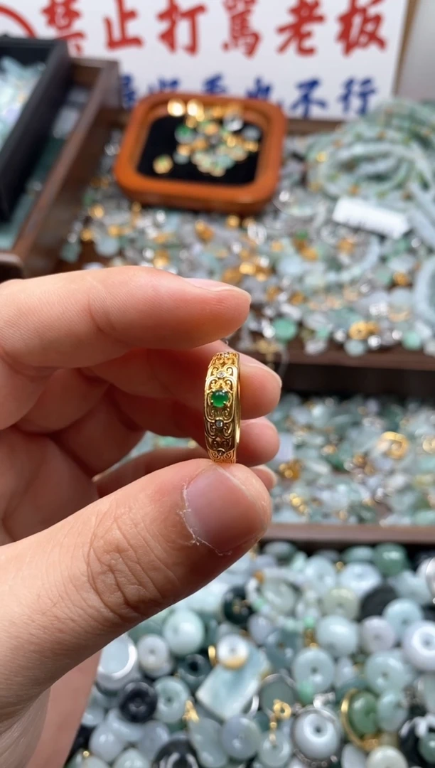 【闪购商品】翡翠颈饰未镶嵌哥哥