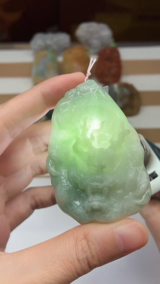 颈饰未镶嵌翡翠牌子