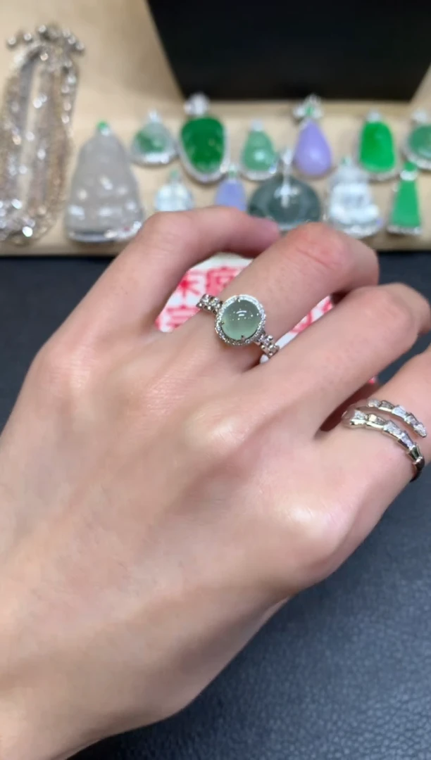 【闪购商品】翡翠戒指18K金镶嵌蛋面【无服务费】