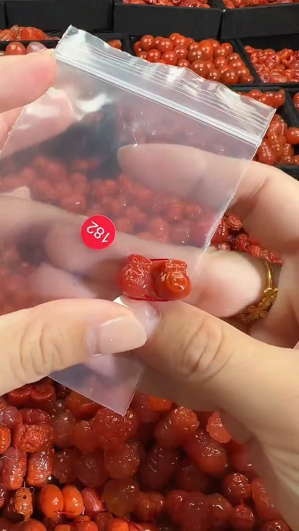 颈饰未镶嵌南红玛瑙1