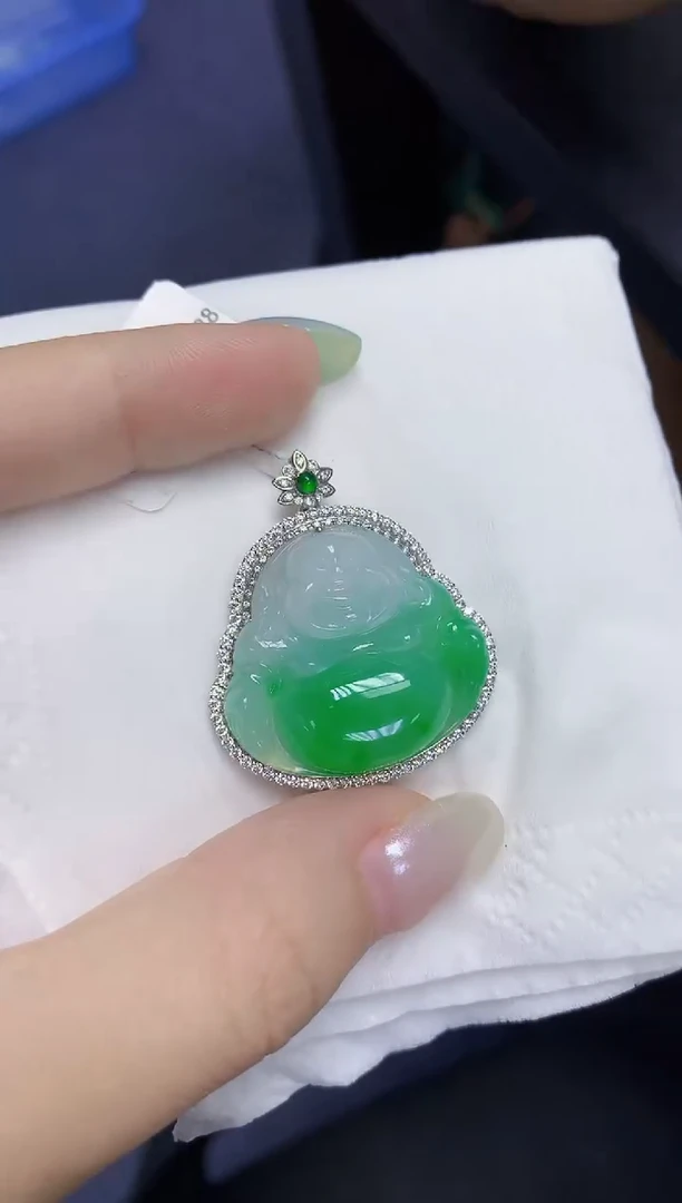 翡翠18K金镶嵌颈饰天然缅甸翡翠A货
