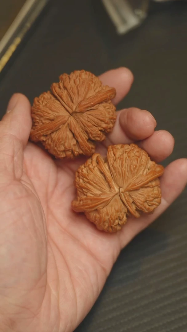 吊坠文玩核桃白狮子球连