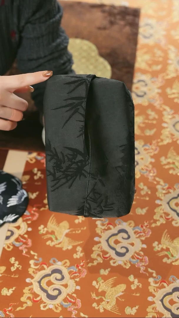 墨竹纸巾盒············