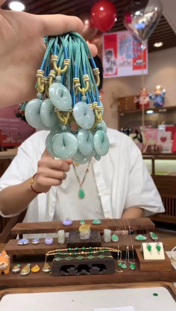 【闪购商品】翡翠吊坠(不含链)未镶嵌平安扣多样性发货1件