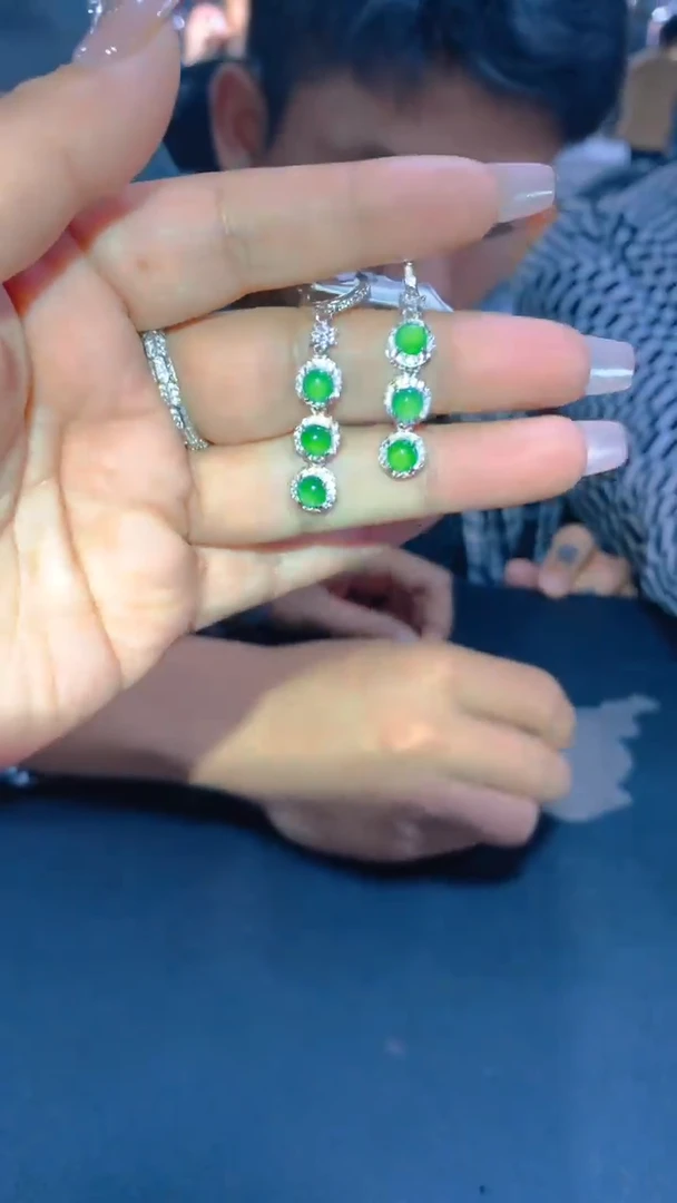 【闪购商品】翡翠耳饰未镶嵌0632016818多样性发其一