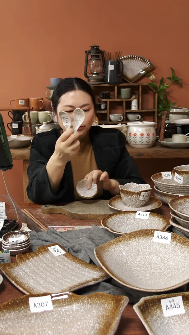 陶瓷A412 两勺两托陶瓷粗陶四件套可能微瑕