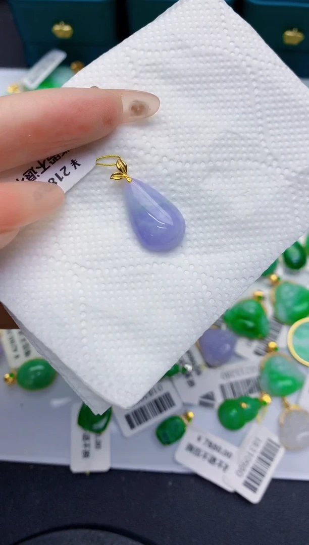 颈饰18K金镶嵌翡翠缅甸天然翡翠A货