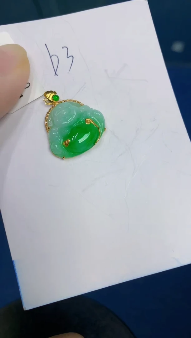 翡翠18K金镶嵌颈饰天然缅甸a货翡翠