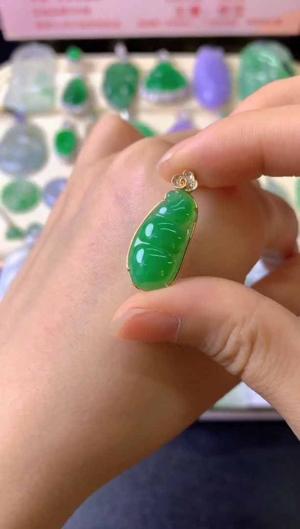 吊坠(不含链)18K金镶嵌翡翠五**色吊坠