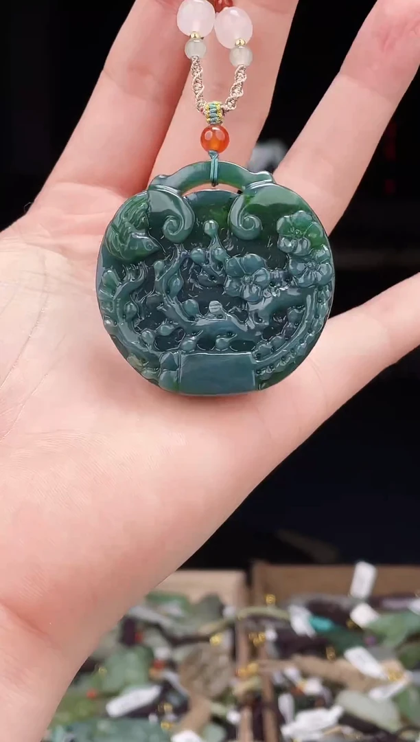 颈饰未镶嵌和田玉1