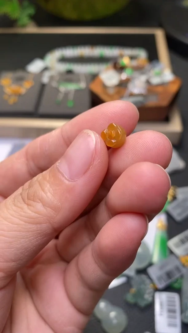 颈饰未镶嵌翡翠心**丽净货35508