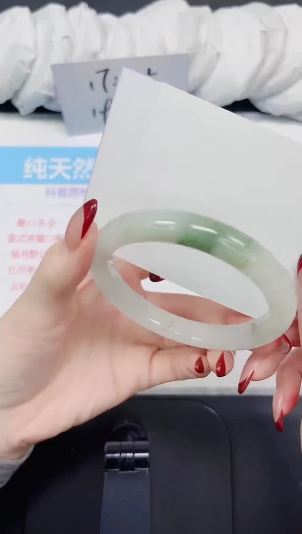 【闪购商品】石英质玉手镯未镶嵌302