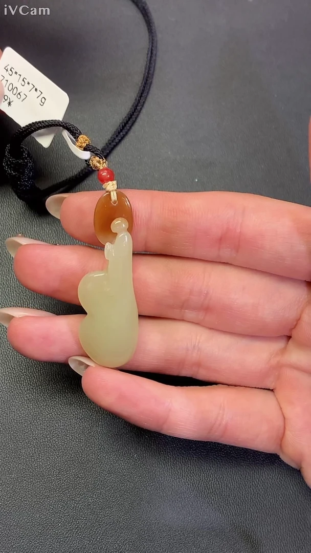 颈饰未镶嵌和田玉糖白双色无相佛吊坠710067