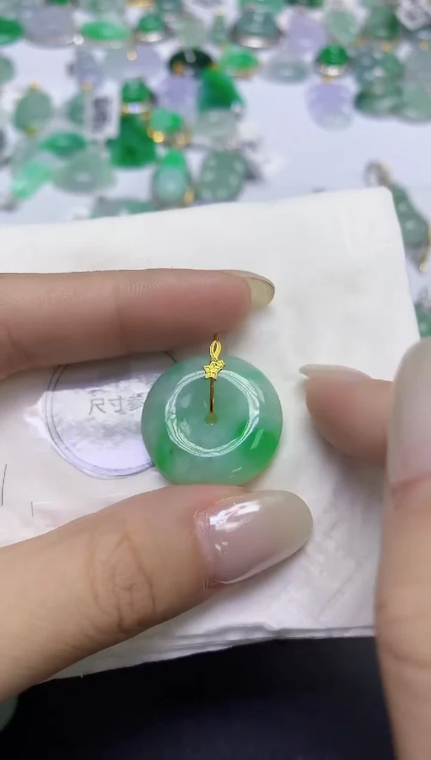 颈饰18K金镶嵌翡翠天然缅甸翡翠A货百元以上9元证书费自理