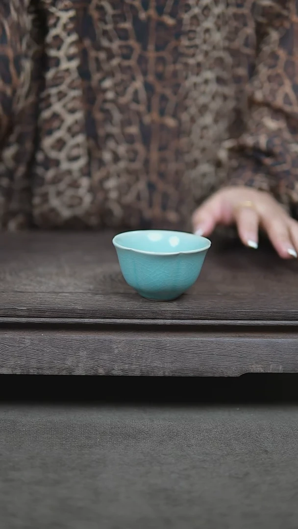 杯仿古天青梅花杯微瑕