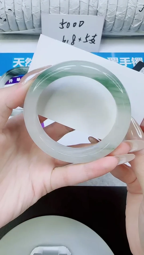 未镶嵌手镯石英质玉46/54