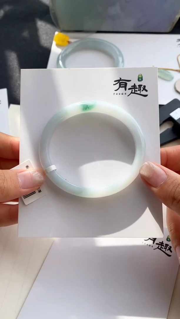翡翠手镯未镶嵌54.7贵妃