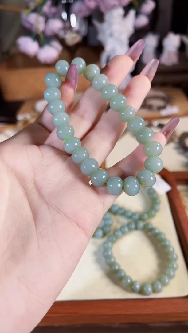 未镶嵌手链和田玉多样性发其一