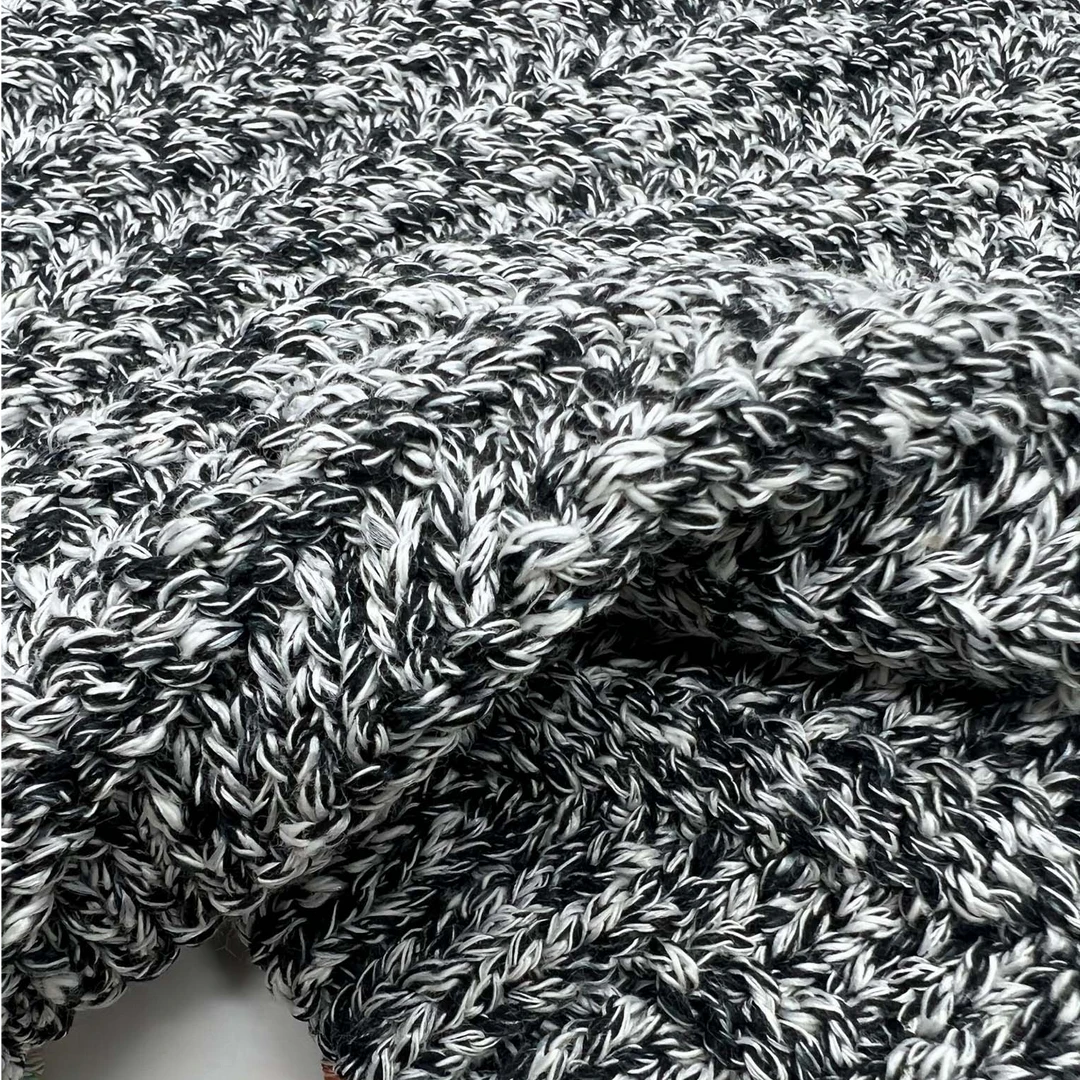 《SYG绒线》段染竹节圆筒带（250克）棉72涤纶28 1/1.5Nm手工DIY