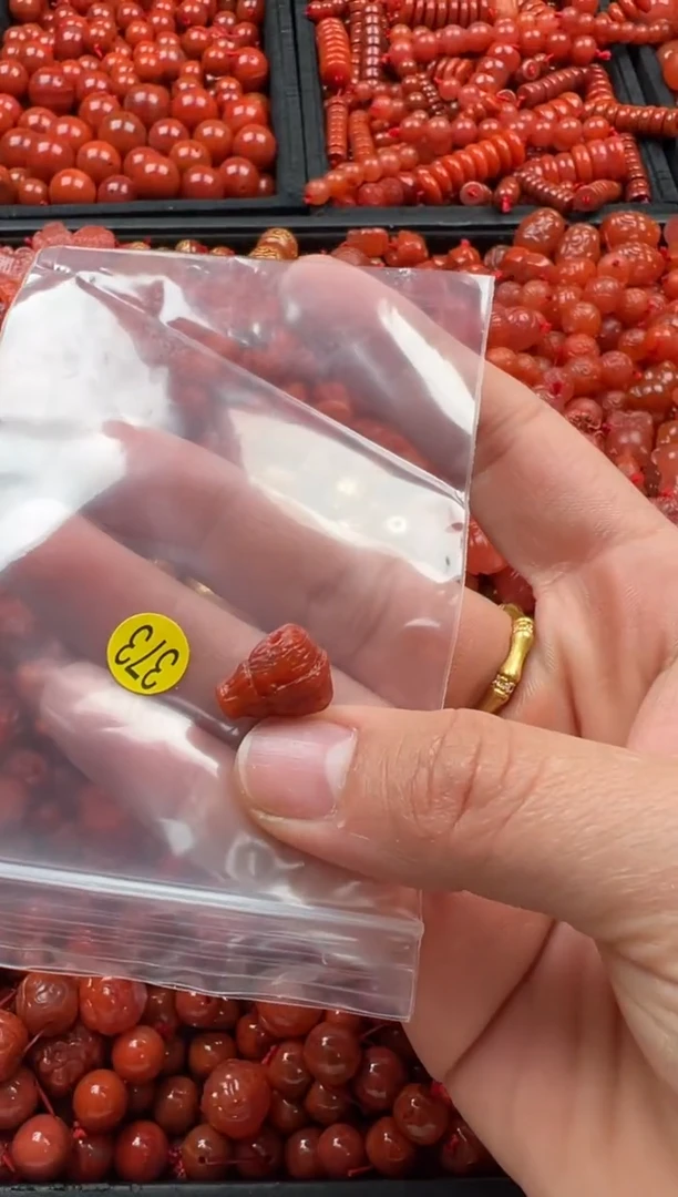 【闪购商品】南红玛瑙颈饰未镶嵌1