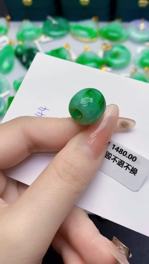 颈饰未镶嵌翡翠缅甸天然翡翠A货