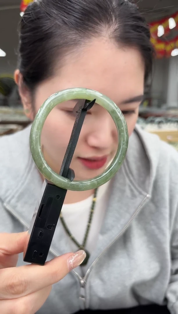 未镶嵌手镯和田玉C-7圈口60