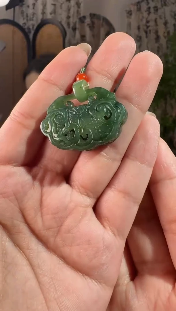 颈饰未镶嵌和田玉碧玉锁