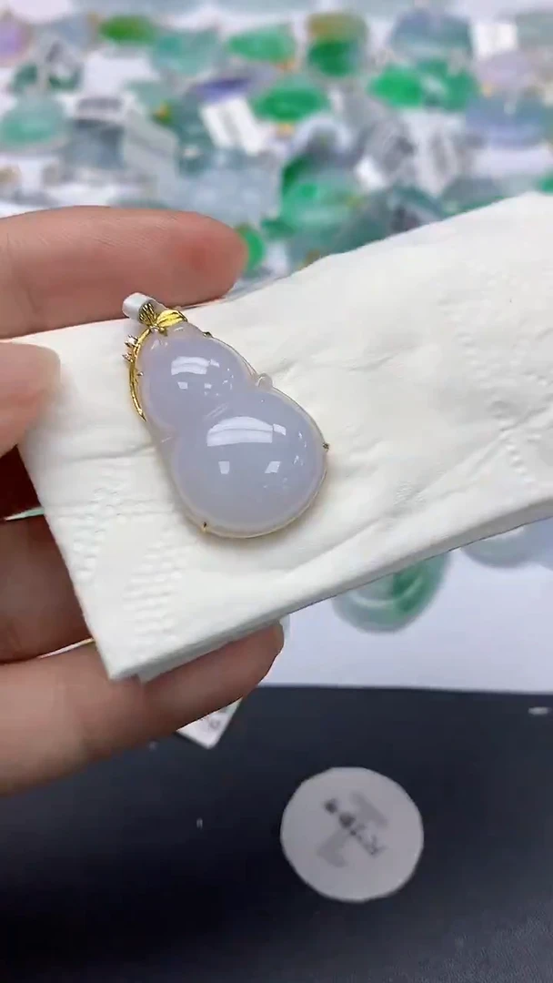 翡翠18K金镶嵌颈饰天然缅甸a货翡翠