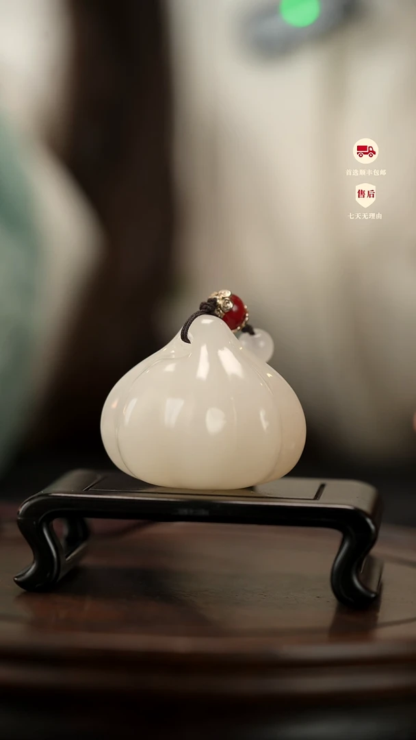 云南石荔枝白雕刻：胜算在握手把件摆件挂件