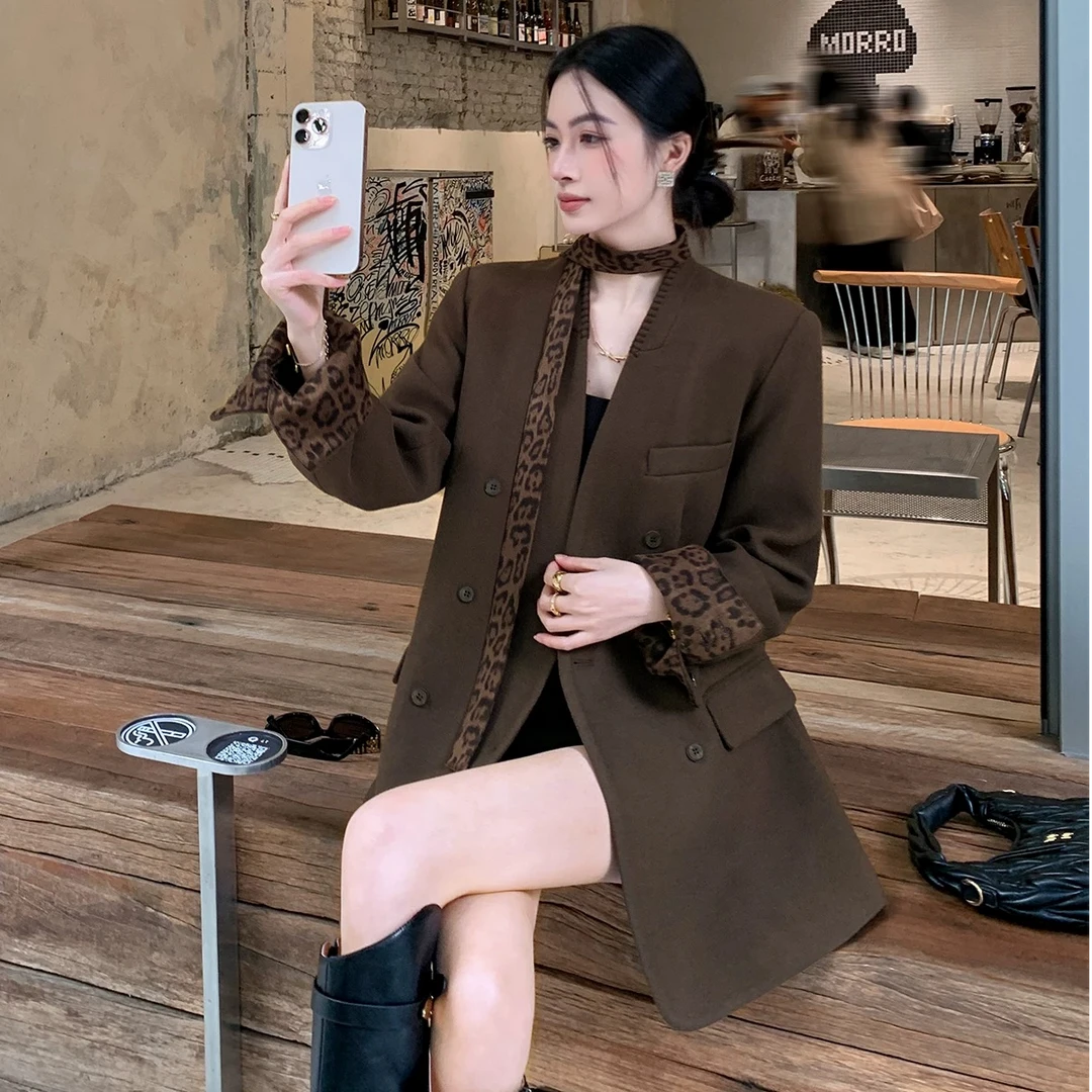 2025冬季加厚加棉新款高级复古豹纹拼接设计感飘带廓形西装外套女