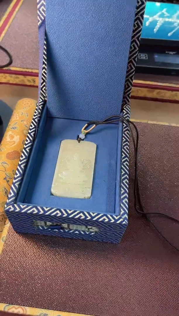 颈饰未镶嵌和田玉和田玉挂件子冈牌