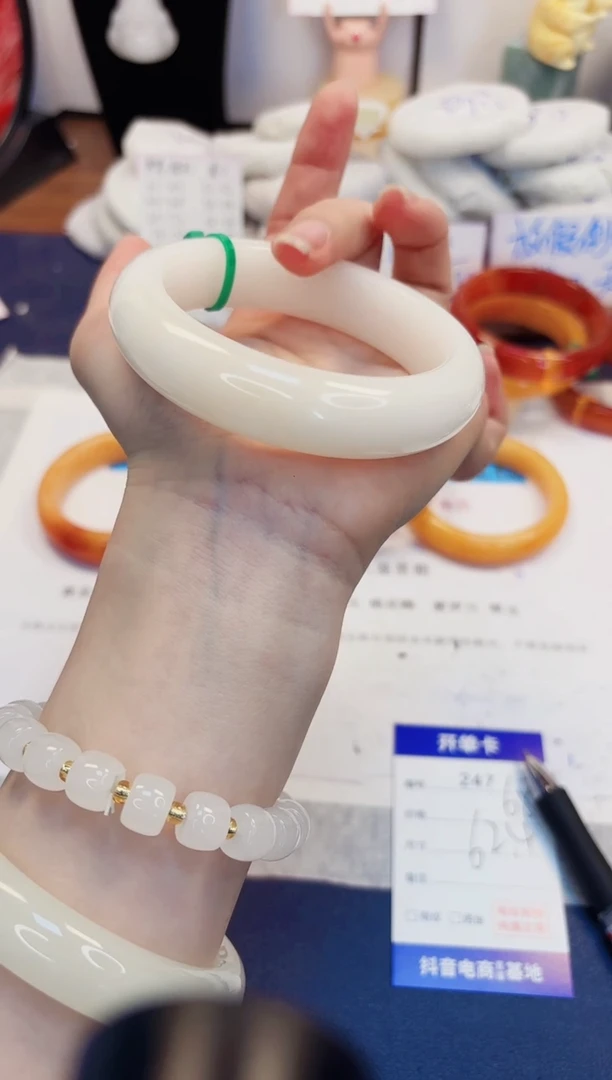 【闪购商品】石英质玉手镯未镶嵌247-财气镯-圈口62