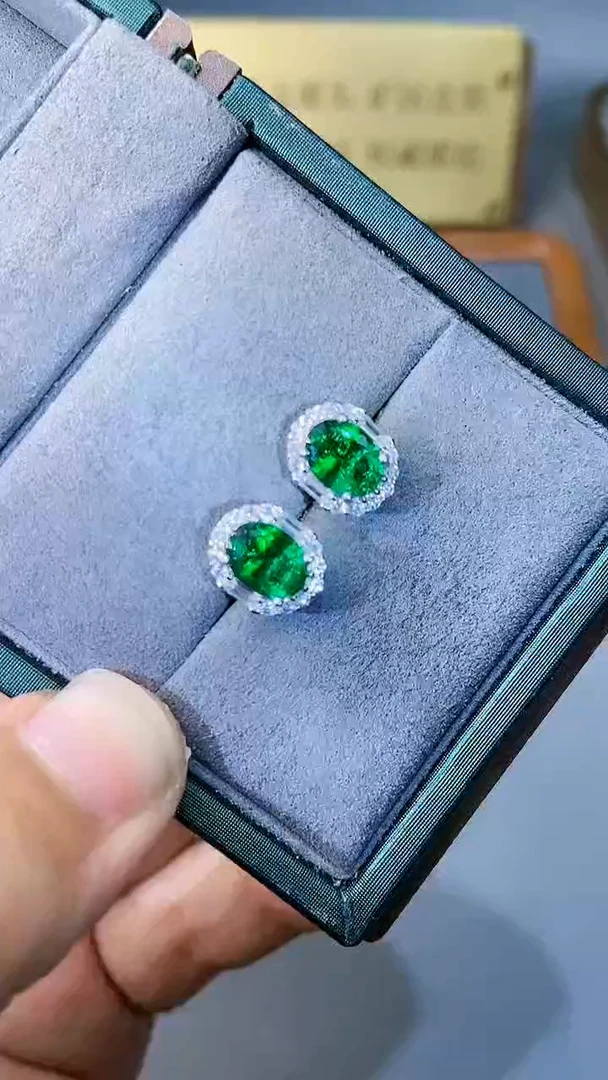 【闪购商品】透辉石耳饰银S925镶嵌354