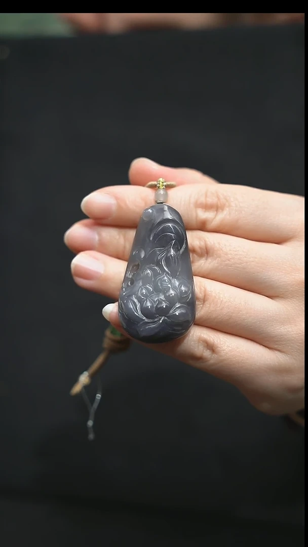 颈饰未镶嵌和田玉荷花