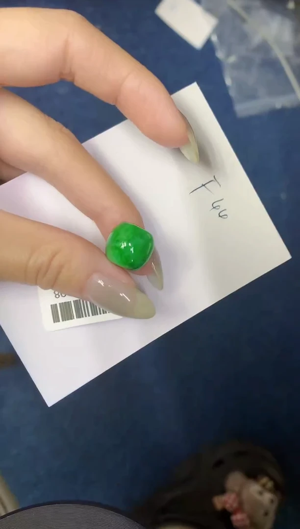 翡翠未镶嵌颈饰缅甸天然翡翠A货